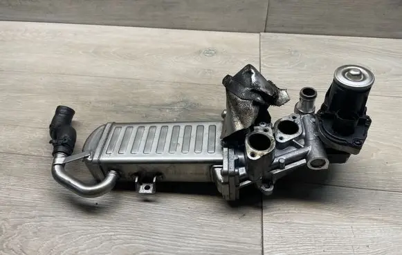 Skoda Fabia Mk2 (5J) EGR valve cooler E1768841218K0 0280751016 23032330094