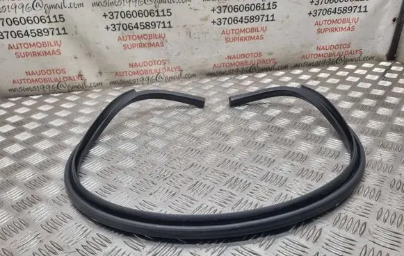 Volkswagen Touran I Engine compartment rubber 1T0823723C