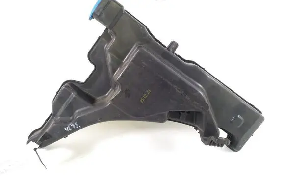 Audi A4 S4 B9 Windshield washer fluid reservoir/tank 8W0955451L