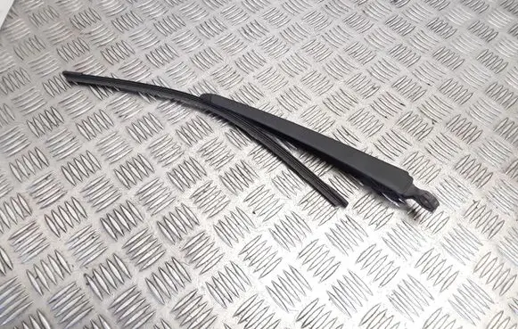Volkswagen Touran I Rear wiper blade arm