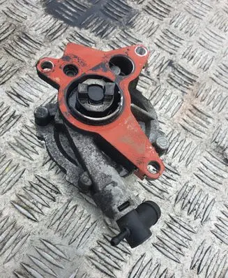 Nissan Qashqai Vacuum pump