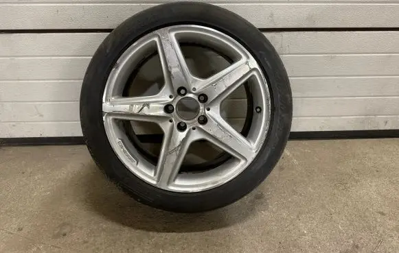 Mercedes-Benz CLS C218 AMG R18 alloy rim A2184011402