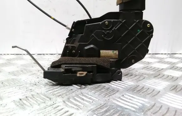Mazda 3 I Front door lock 3N6AA21812L