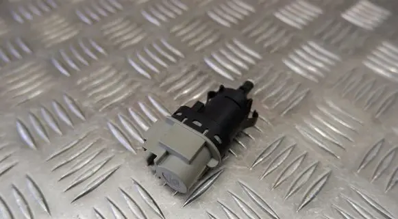 Land Rover Evoque I Brake pedal sensor switch