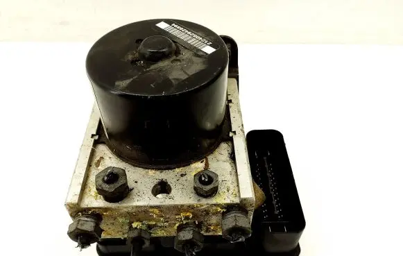 Ford Fiesta ABS Pump 8V512M110AD 8V512G325AA