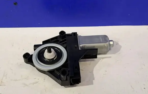 Volvo S60 Front door window regulator motor 31253061