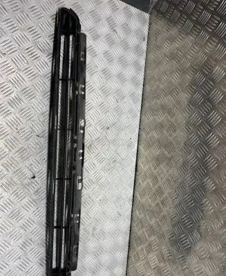 Citroen C5 Front bumper upper radiator grill 9682331677