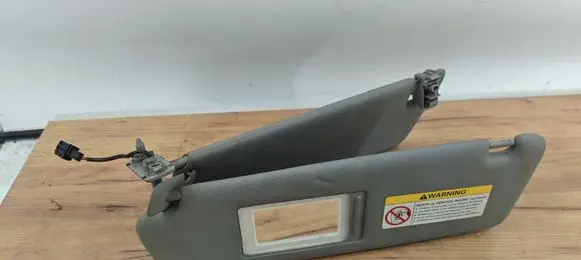 Volkswagen Touareg I Sun visor