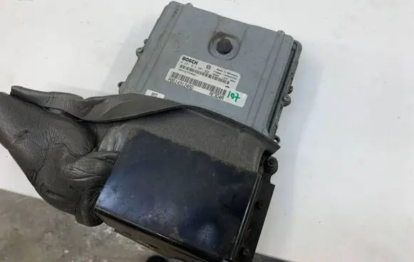Chrysler 300 - 300C Engine control unit/module P05149124AD 1039S23708 0281013901