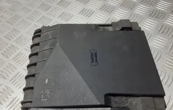 Volkswagen PASSAT B6 Fuse box set 3C0937125