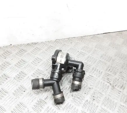 BMW 1 E81 E87 Thermostat/thermostat housing 8675955106 4490533
