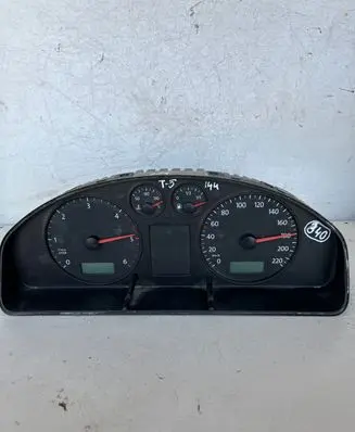 Volkswagen Transporter - Caravelle T5 Speedometer (instrument cluster) 88311346