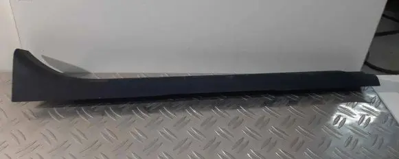 Nissan Leaf II (ZE1) Front sill trim cover 769B53NL0A