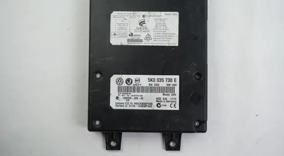 Skoda Octavia Mk2 (1Z) Bluetooth control unit module 5K0035730E