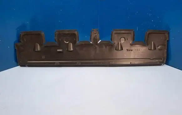 Audi Q7 4M Radiator mount bracket 4M0121286