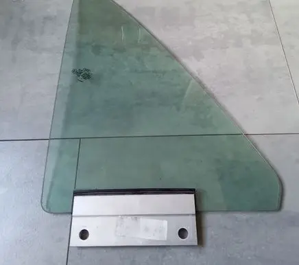 Audi TT Mk1 Front triangle window/glass 