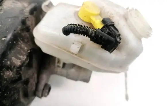 Opel Insignia A Master brake cylinder