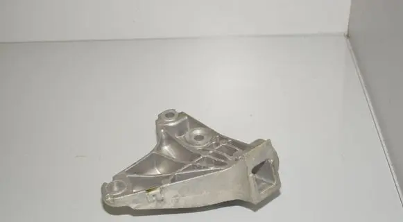 BMW 5 F10 F11 Engine mounting bracket 6775911 22116775911