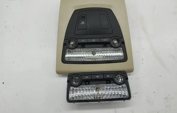 BMW 5 F10 F11 Front seat light 65701000 1312214535