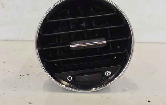 Peugeot 308 Dash center air vent grill 96585157 Y05190 305038