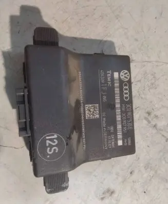 Volkswagen PASSAT B6 Gateway control module 3C0907530E 3C0907951