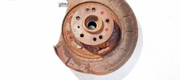 Rear wheel hub