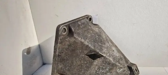 Audi A6 S6 C5 4B Engine mounting bracket 4b0199307c