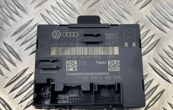 Volkswagen Touareg II Door control unit/module 4H0959795B