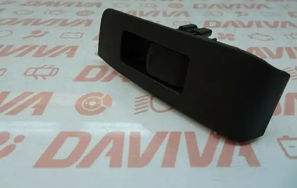 Nissan X-Trail T31 Electric window control switch 82961JG00A