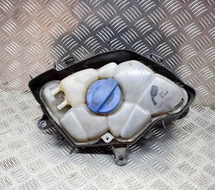 Audi A8 S8 D3 4E Coolant expansion tank/reservoir 4E0121424A
