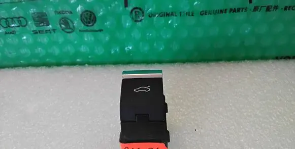 Audi Q7 4M Tailgate opening switch 4M0959831A