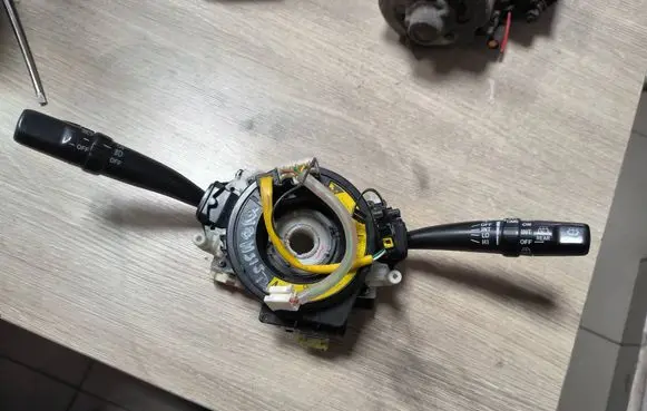 Toyota Avensis T220 A set of switches 