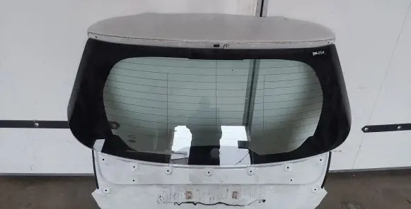 Toyota Yaris XP210 Tailgate/trunk/boot lid