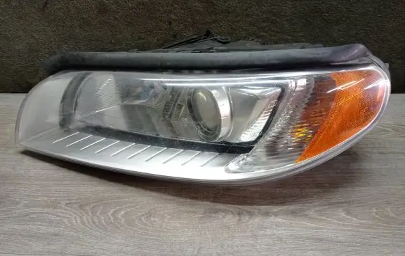 Volvo XC70 Headlight/headlamp 6336191099B 31214170 037199074