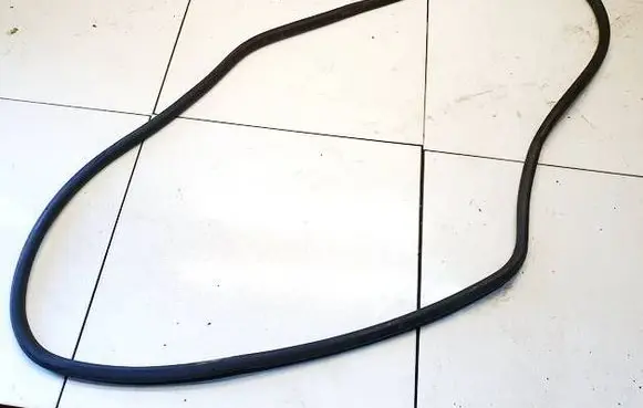 Volkswagen Touran I Rubber seal front coupe door