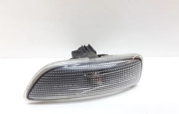 Volvo XC90 Front fender indicator light