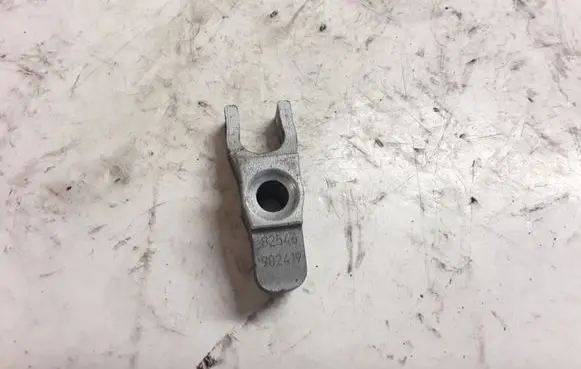 Opel Insignia A Fuel Injector clamp holder 82546 902419