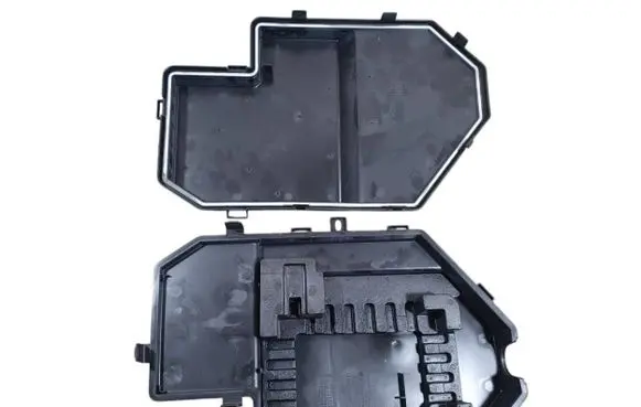 Audi A4 S4 B7 8E 8H Other engine bay part 8E0035613A 8E0035619 8E0035733B