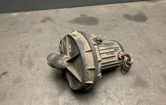 Audi A3 S3 8L Secondary air pump 06A959253B ZSB078906601G 72273803