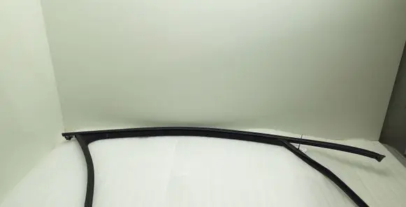 Porsche Cayenne (92A) Rubber seal front door (on door) 7P0837432H