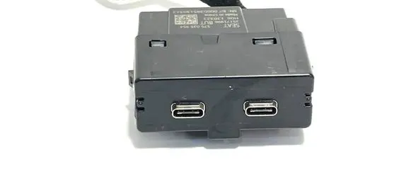 Audi Q3 F3 USB socket connector 575035954 40000