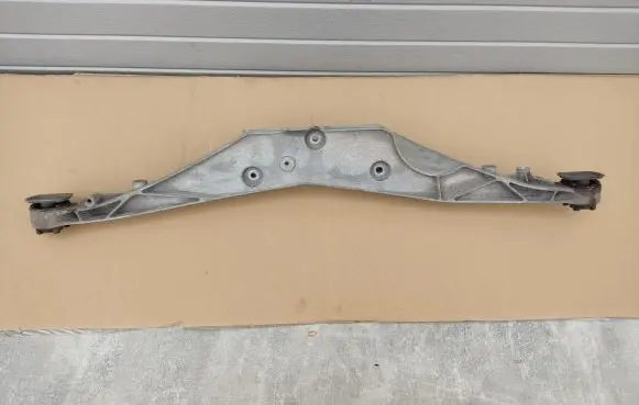 BMW 2 F45 Rear differential/diff mount bracket 6858474 6852896 33366858474