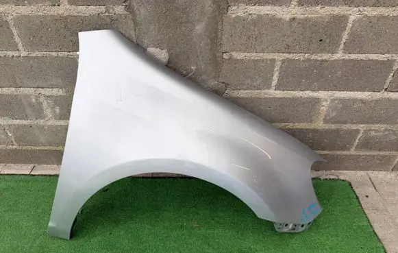 Volkswagen Golf VI Fender 