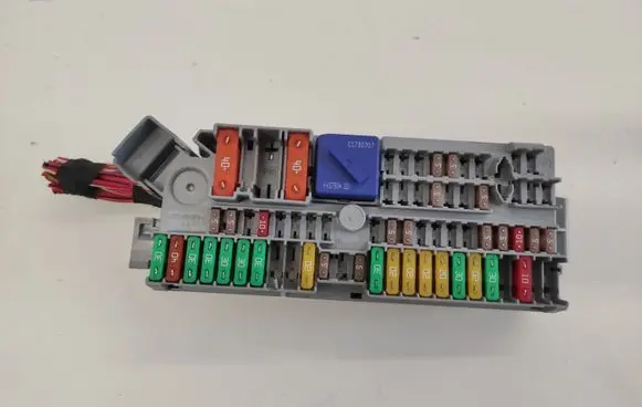 BMW 5 G30 G31 Fuse module 6122839000 030092110 935031302