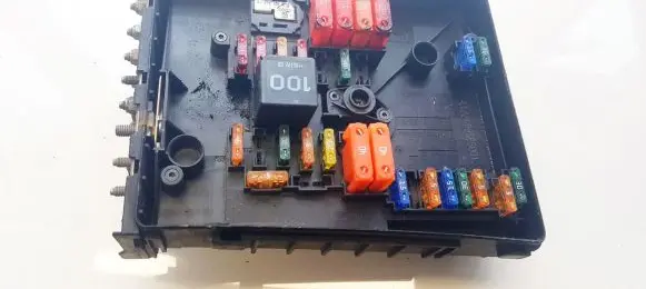 Volkswagen Touran I Fuse box set 1k0937125a 3C09712490