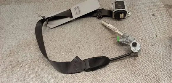 Opel Corsa D Front seatbelt 13214639