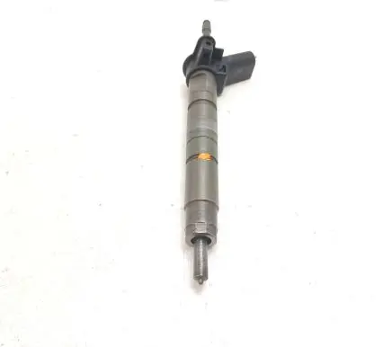 BMW 5 E60 E61 Fuel injector 7797877
