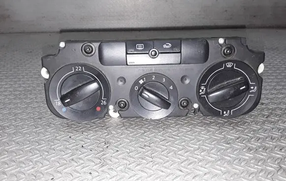 Volkswagen PASSAT B6 Climate control unit