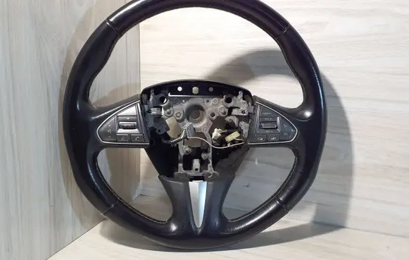 Infiniti Q50 Steering wheel