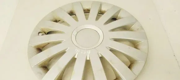 Ford Focus R14 wheel hub/cap/trim 